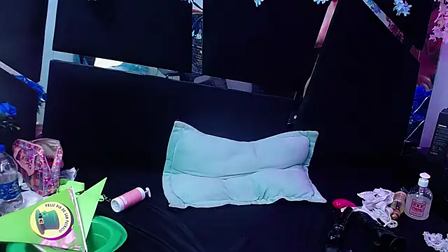 Snapshot of Cocoo_Nuth chatting on March 2025 10:14:01 AM Cocoo Nuth online show from March 2025 10:14:01 AM