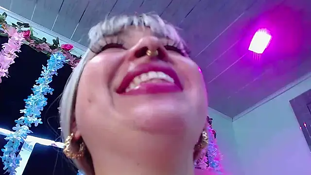 Snapshot of Cocoo_Nuth chatting on March 2025 05:43:02 AM Cocoo Nuth online show from March 2025 05:43:02 AM