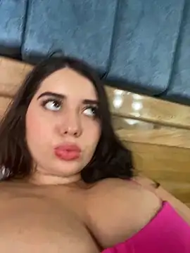 Snapshot of Tara__Sexy chatting on December 2024 09:01:01 PM Tara  Sexy online show from December 2024 09:01:01 PM