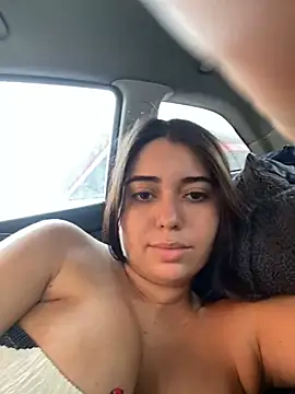 Snapshot of Tara__Sexy chatting on February 2025 03:39:01 PM Tara  Sexy online show from February 2025 03:39:01 PM
