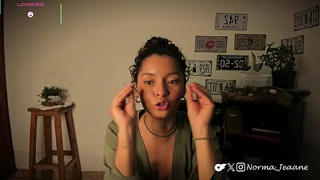 Norma-Jeaane online show from April 2026 09:50:02 PM