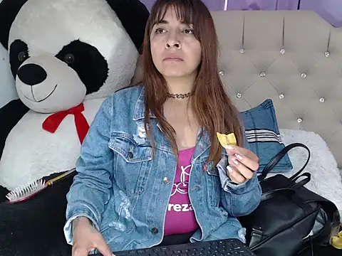 Snapshot of ameliefederline11 chatting on December 2025 04:04:01 PM ameliefederline11 online show from December 2025 04:04:01 PM