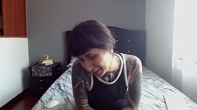 Emilia 1995 online show from November 2025 02:16:02 PM