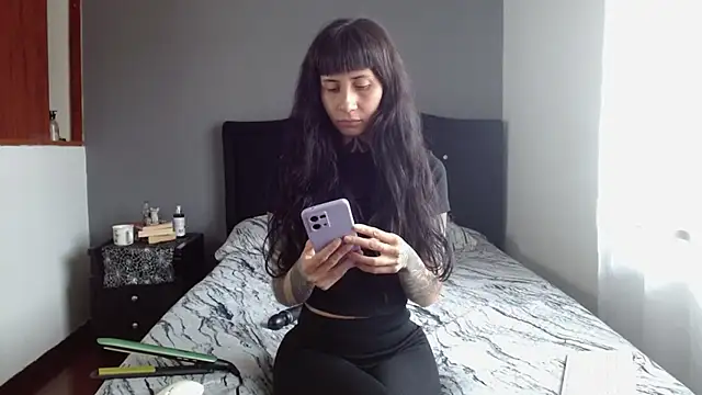 Emilia 1995 online show from November 2025 04:51:02 PM