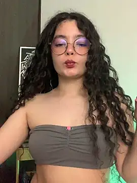 Snapshot of Antoniart_ chatting on December 2024 03:40:02 AM Antoniart online show from December 2024 03:40:02 AM