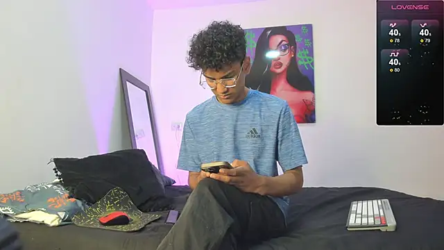 Snapshot of harrytwink18 chatting on March 2025 02:16:01 PM harrytwink18 online show from March 2025 02:16:01 PM