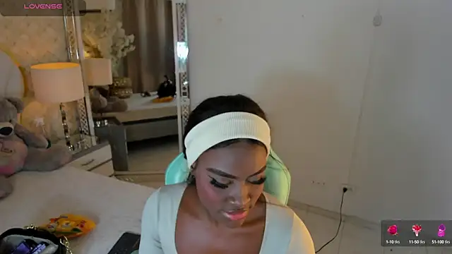 Snapshot of IsabellaBromsS chatting on September 2025 10:10:01 PM IsabellaBromsS online show from September 2025 10:10:01 PM