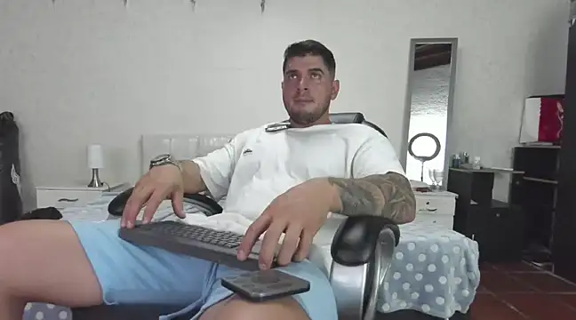 Teilor Creed online show from February 2025 08:10:01 PM