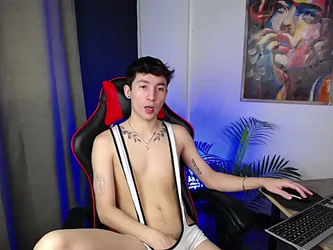 Snapshot of SebasstianGrand chatting on February 2025 11:43:01 PM SebasstianGrand online show from February 2025 11:43:01 PM