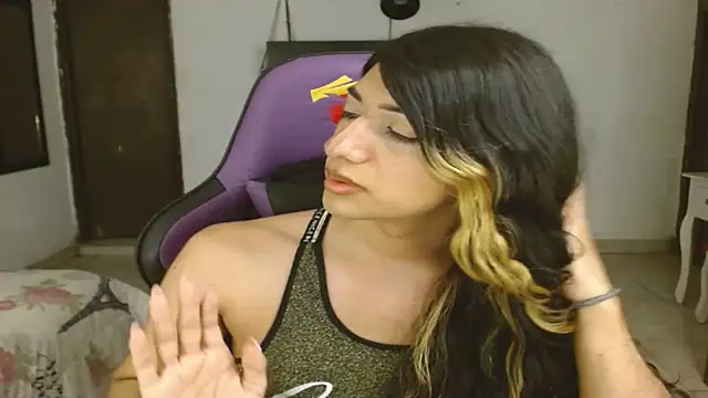 Snapshot of engielphoenis14 chatting on January 2025 06:12:01 AM engielphoenis14 online show from January 2025 06:12:01 AM