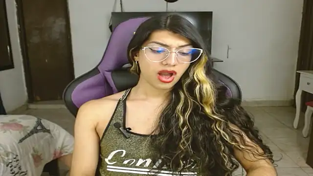 Snapshot of engielphoenis14 chatting on January 2025 12:24:01 PM engielphoenis14 online show from January 2025 12:24:01 PM