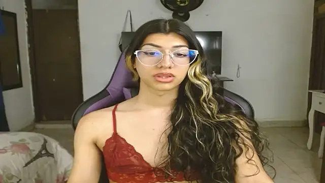 Snapshot of engielphoenis14 chatting on February 2025 12:33:01 PM engielphoenis14 online show from February 2025 12:33:01 PM