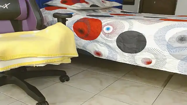 Snapshot of engielphoenis14 chatting on March 2025 05:54:01 PM engielphoenis14 online show from March 2025 05:54:01 PM