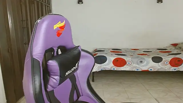 Snapshot of engielphoenis14 chatting on September 2025 09:58:02 PM engielphoenis14 online show from September 2025 09:58:02 PM