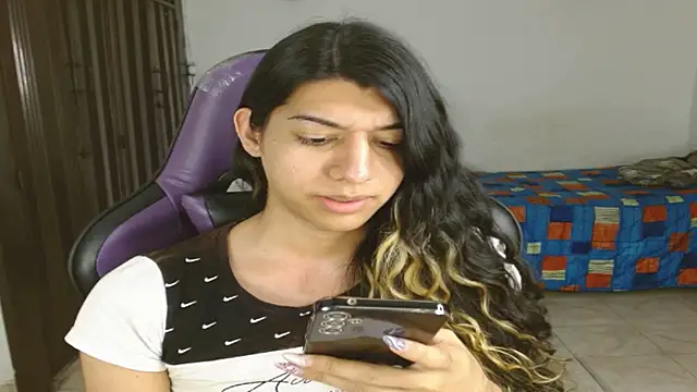 Snapshot of engielphoenis14 chatting on October 2025 01:08:02 AM engielphoenis14 online show from October 2025 01:08:02 AM