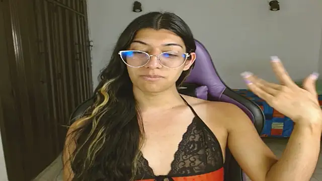 Snapshot of engielphoenis14 chatting on October 2025 09:26:02 PM engielphoenis14 online show from October 2025 09:26:02 PM