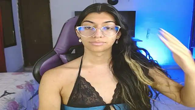 Snapshot of engielphoenis14 chatting on December 2025 09:01:02 PM engielphoenis14 online show from December 2025 09:01:02 PM