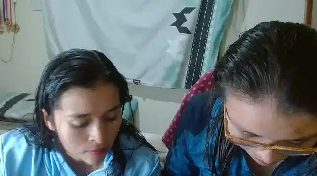 Snapshot of clayre_and_jill chatting on January 2025 03:01:01 AM clayre and jill online show from January 2025 03:01:01 AM