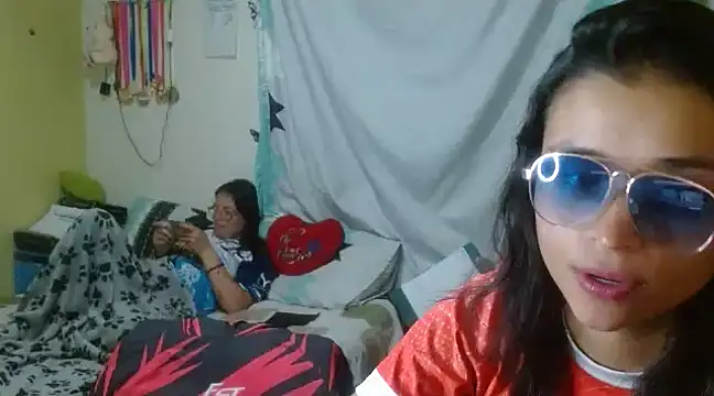 Snapshot of clayre_and_jill chatting on January 2025 03:33:02 AM clayre and jill online show from January 2025 03:33:02 AM