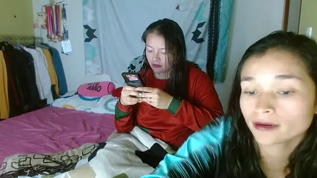 Snapshot of clayre_and_jill chatting on October 2025 01:42:02 AM clayre and jill online show from October 2025 01:42:02 AM