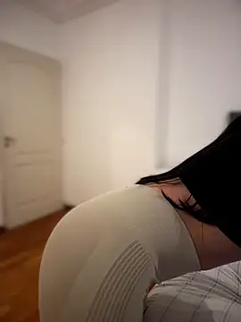 alessandra-a online show from May 2026 09:22:02 PM