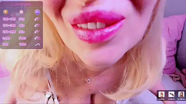 Snapshot of Scarlett_Mai chatting on May 2026 12:45:01 PM Scarlett Mai online show from May 2026 12:45:01 PM