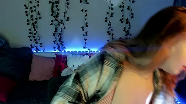 Emily Gin online show from February 2025 05:41:01 AM