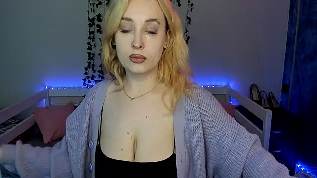 Emily Gin online show from November 2025 02:45:02 AM