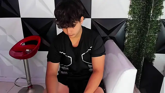 Dani cumboy online show from October 2025 02:18:01 PM