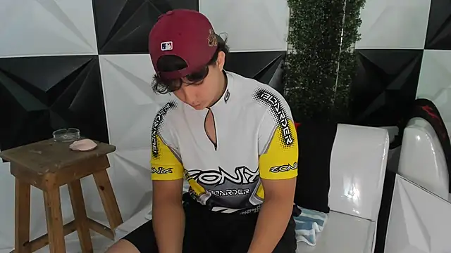 Dani cumboy online show from November 2025 02:54:01 PM