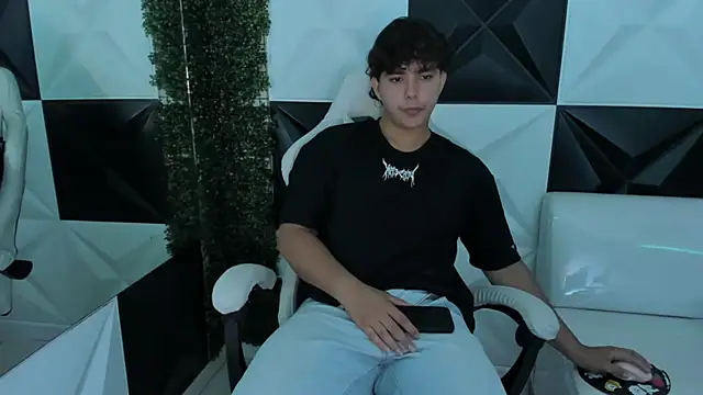 Dani cumboy online show from November 2025 01:55:01 PM