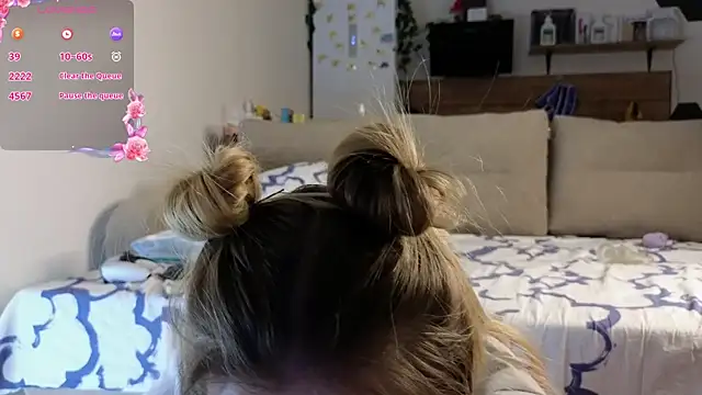 Girl alone home online show from February 2025 05:15:01 PM