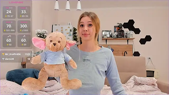 Girl alone home online show from October 2025 03:53:01 PM