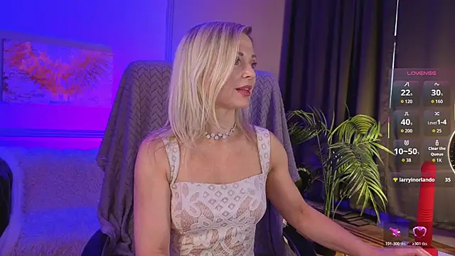 Snapshot of Gloria_Lovely chatting on July 2026 11:25:01 AM Gloria Lovely online show from July 2026 11:25:01 AM