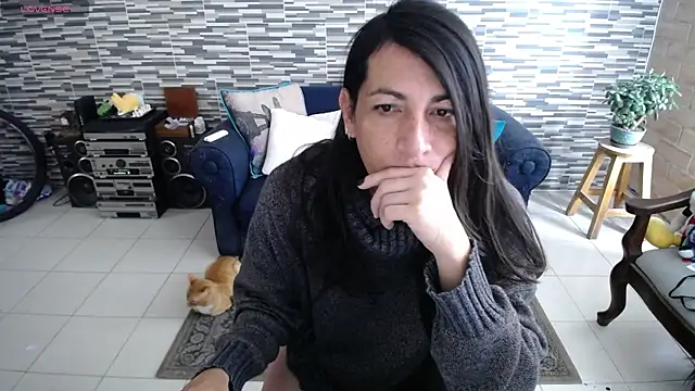 VioletaGomezCo online show from May 2026 01:18:02 PM