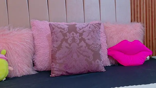 Snapshot of cristal_subin69 chatting on October 2025 12:39:02 PM cristal subin69 online show from October 2025 12:39:02 PM