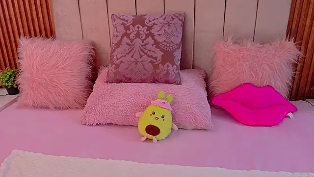 Snapshot of cristal_subin69 chatting on November 2025 12:18:02 PM cristal subin69 online show from November 2025 12:18:02 PM