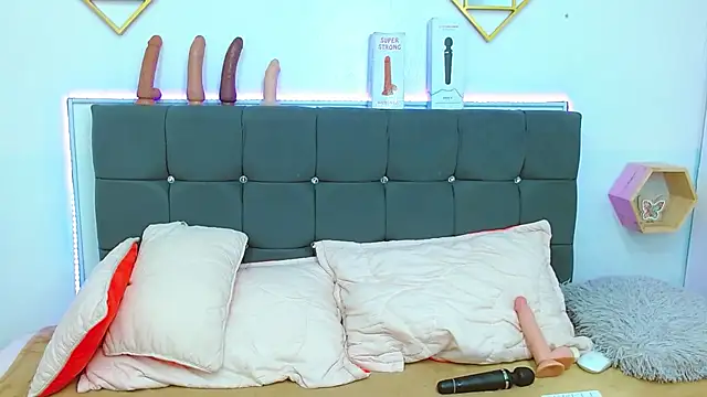 karlamorris  online show from March 2025 05:22:02 PM