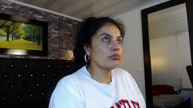 Snapshot of Lust_Mom41 chatting on December 2024 09:24:01 PM Lust Mom41 online show from December 2024 09:24:01 PM