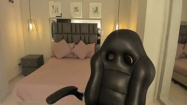 renee shelby  online show from March 2026 08:54:01 PM