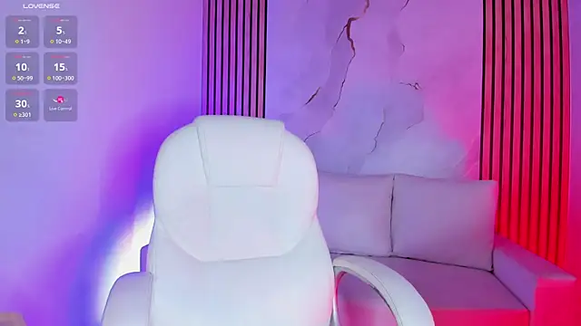 Snapshot of ChloeParkss_ chatting on December 2025 02:45:02 PM ChloeParkss online show from December 2025 02:45:02 PM