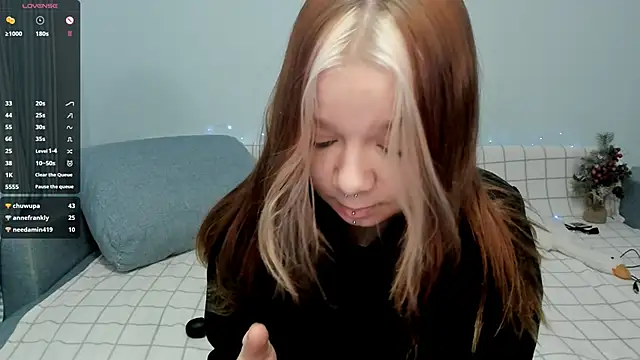 crystal lilith online show from December 2024 10:41:01 PM