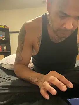 Snapshot of Houstonslong1 chatting on November 2025 05:06:02 AM Houstonslong1 online show from November 2025 05:06:02 AM