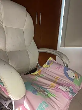 Snapshot of LynnSam_ chatting on December 2024 09:48:01 PM LynnSam online show from December 2024 09:48:01 PM