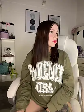 Snapshot of LynnSam_ chatting on December 2024 02:23:01 AM LynnSam online show from December 2024 02:23:01 AM