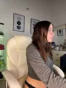 Snapshot of LynnSam_ chatting on January 2025 08:23:02 PM LynnSam online show from January 2025 08:23:02 PM