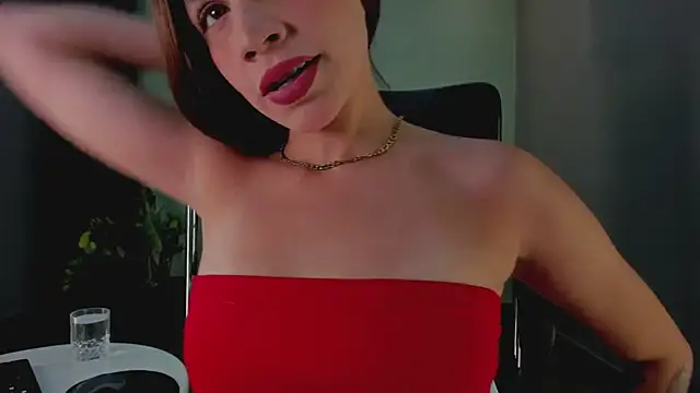 Snapshot of LynnSam_ chatting on February 2025 12:42:01 AM LynnSam online show from February 2025 12:42:01 AM