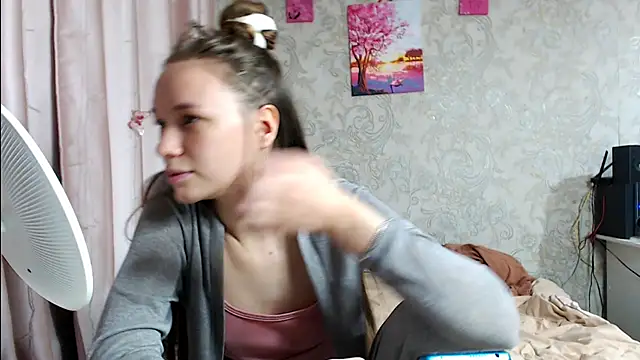 Snapshot of leila_bambi_ chatting on October 2025 04:06:02 PM leila bambi online show from October 2025 04:06:02 PM