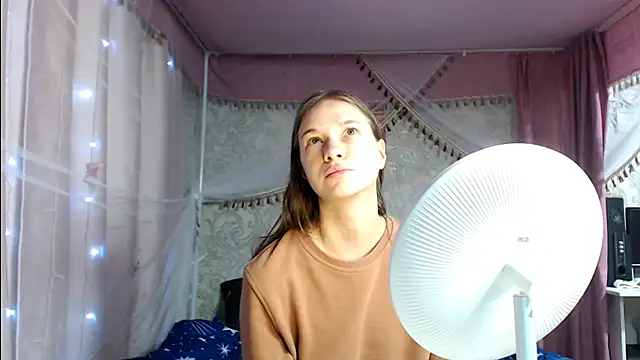 Snapshot of leila_bambi_ chatting on November 2025 02:45:02 AM leila bambi online show from November 2025 02:45:02 AM