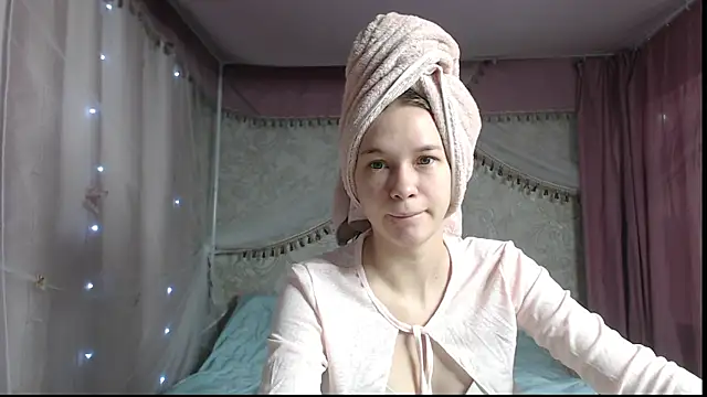 Snapshot of leila_bambi_ chatting on December 2025 09:44:01 PM leila bambi online show from December 2025 09:44:01 PM